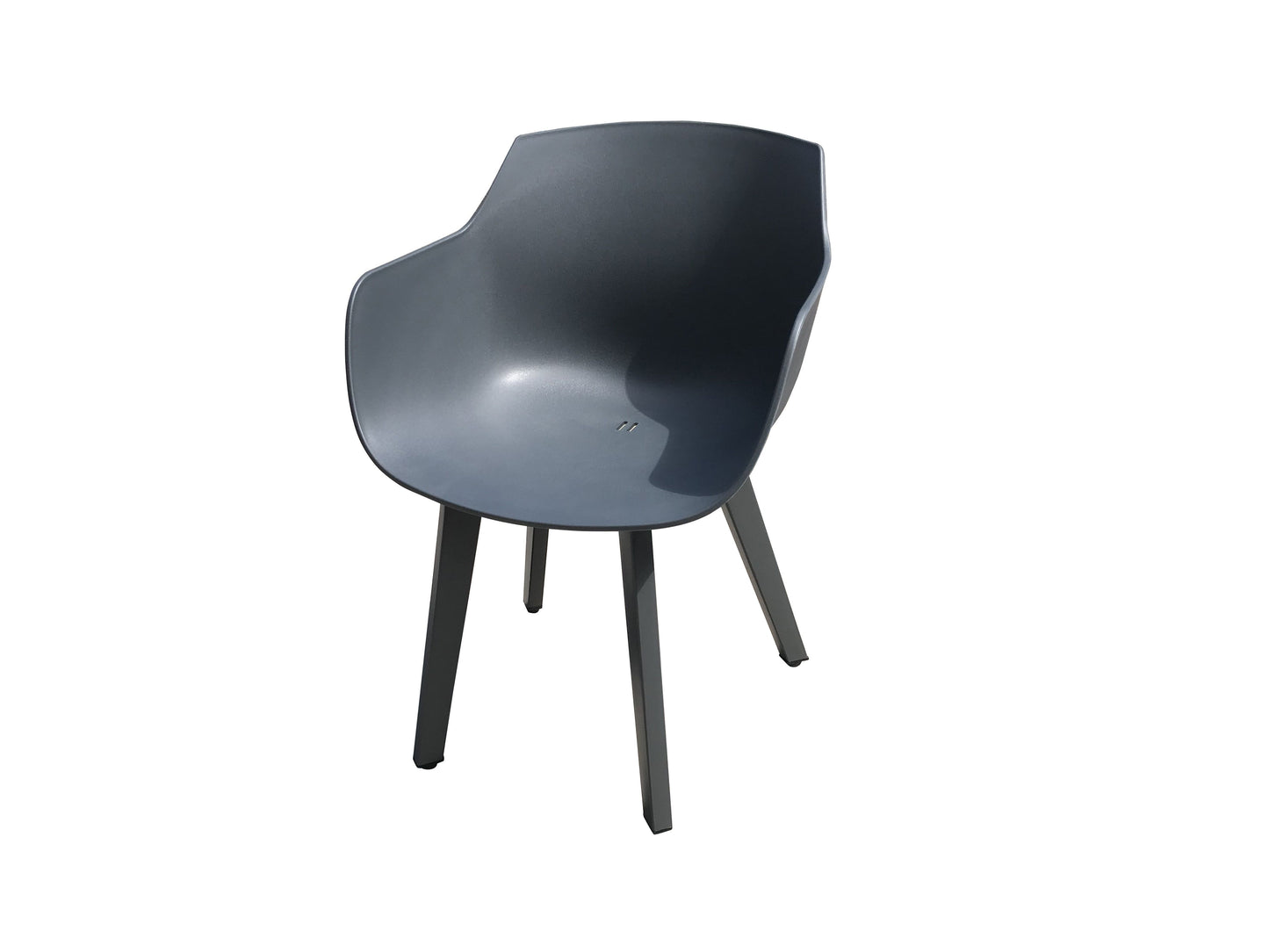 Moss fauteuil en plastique moulé noir avec structure en aluminium 22.4" x 21.7" x h 31.1"